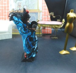 spanish dancer blue side